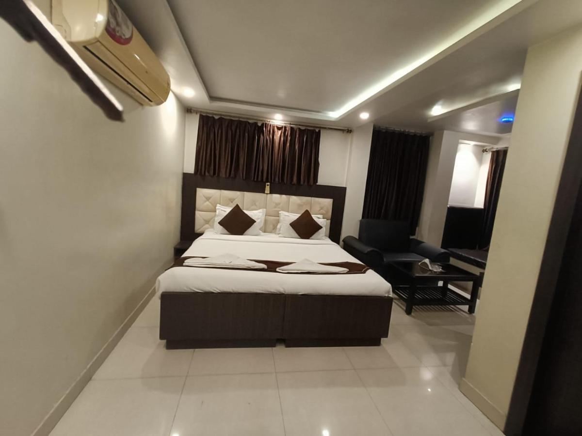 Sheldon Hotel Калькутта Экстерьер фото