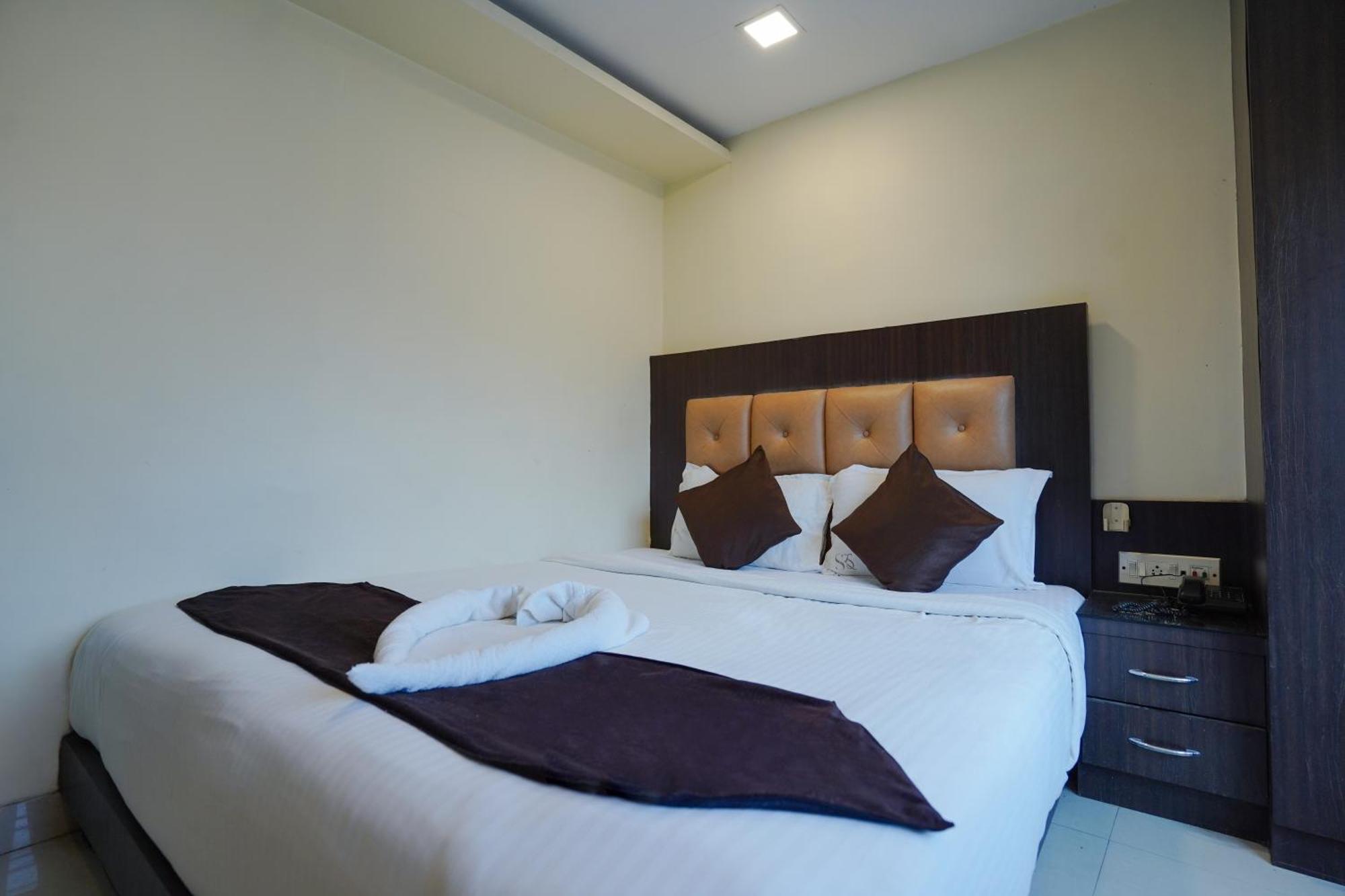 Sheldon Hotel Калькутта Экстерьер фото