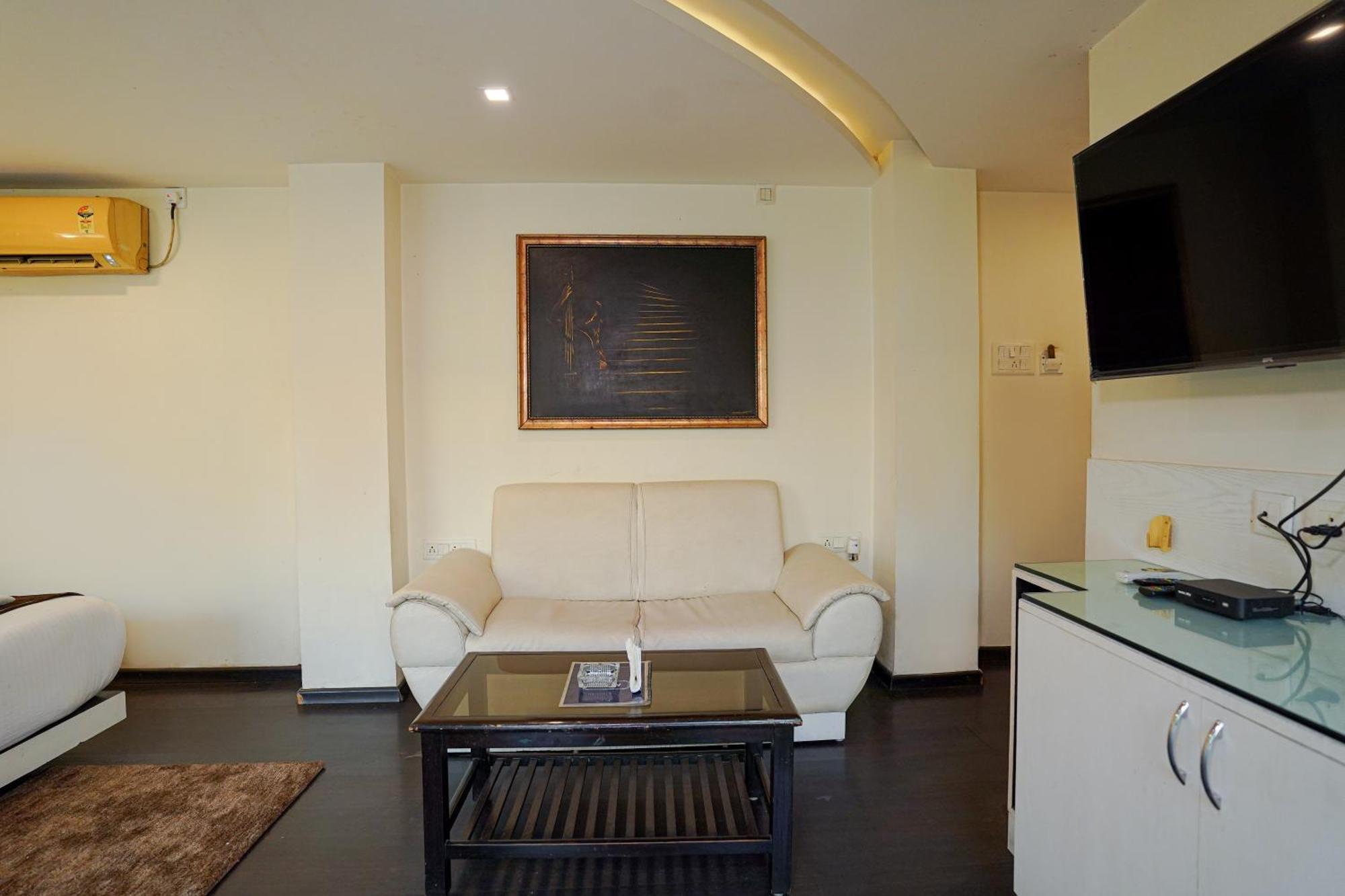 Sheldon Hotel Калькутта Экстерьер фото
