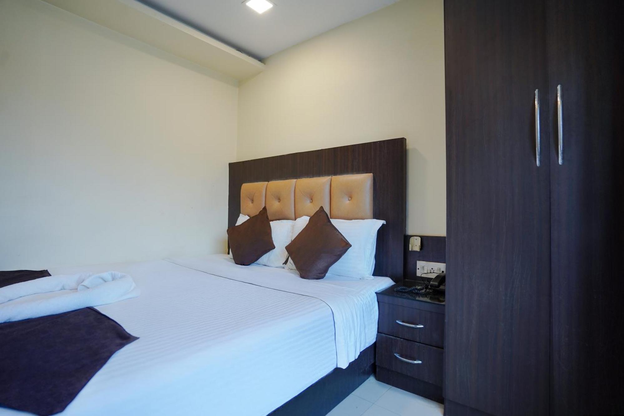 Sheldon Hotel Калькутта Экстерьер фото